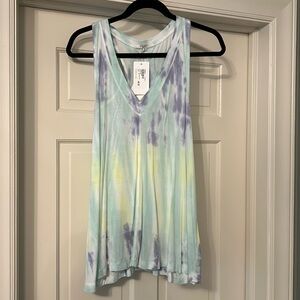 ZSUPPLY, NWT. Size medium v-neck sleeveless blouse